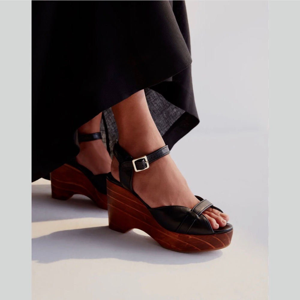 Wedge Leather Ankle-Strap Sandals - Black